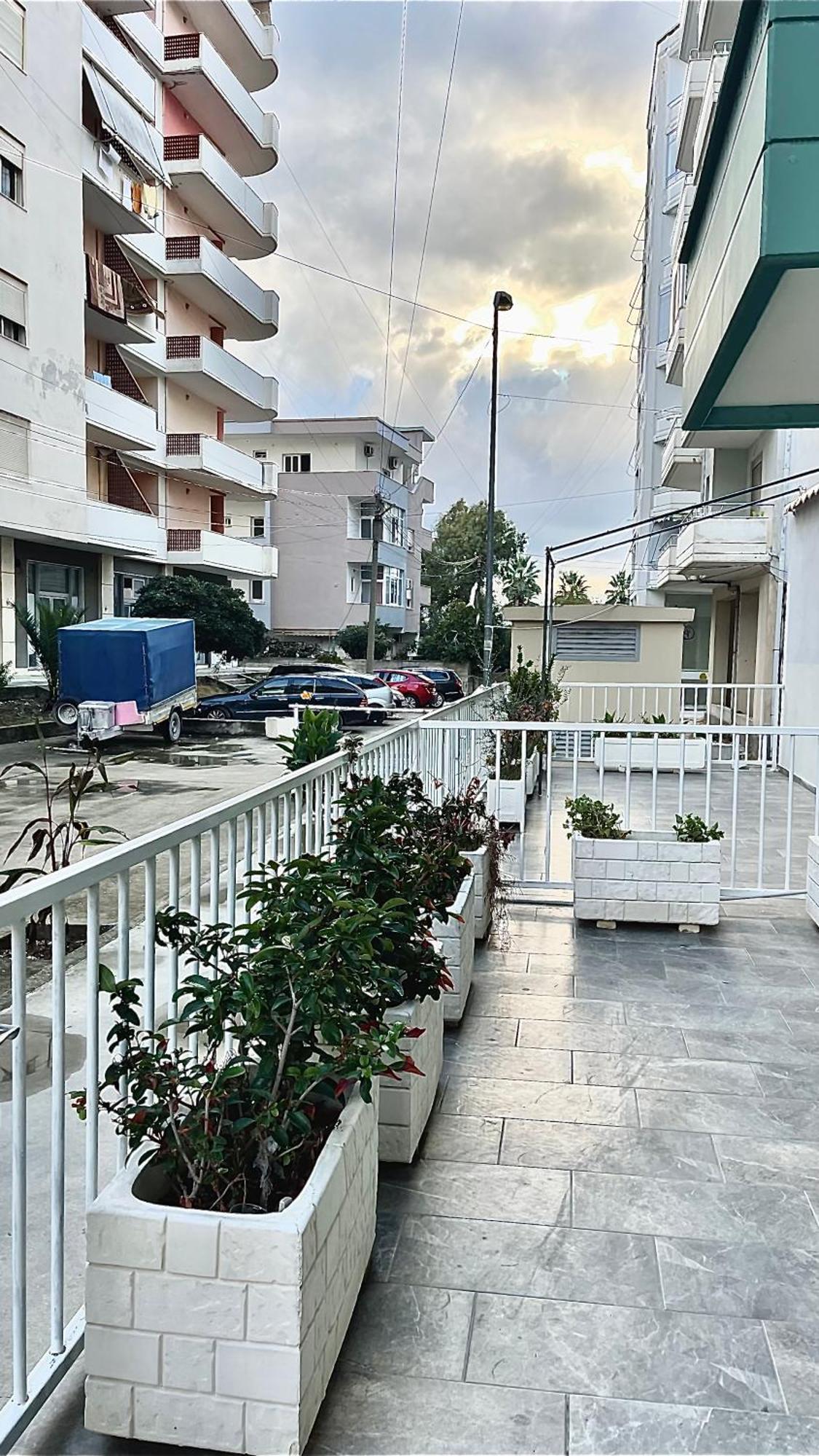 Marina Premium Hotel & Apartment Влёра Экстерьер фото