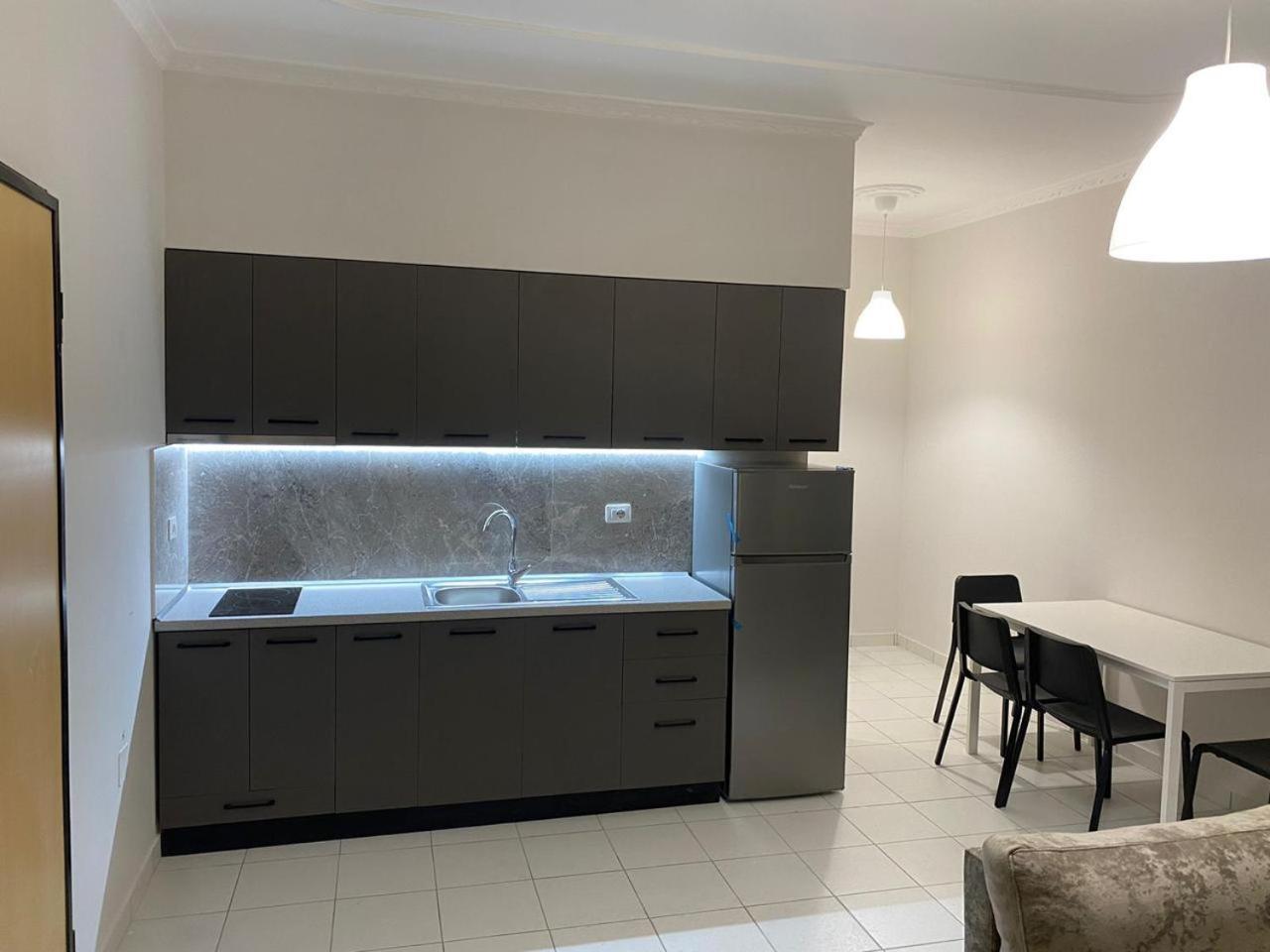 Marina Premium Hotel & Apartment Влёра Экстерьер фото