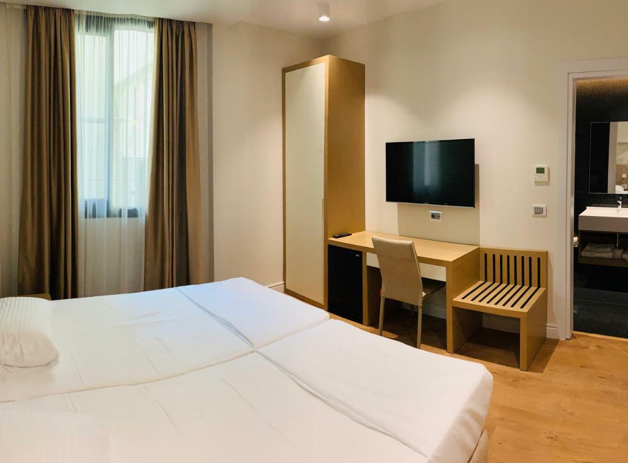 Marina Premium Hotel & Apartment Влёра Экстерьер фото